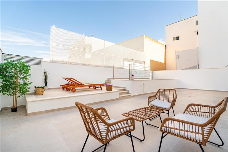 Neubau. Erdgeschosswohnung mit privatem Swimmingpool,