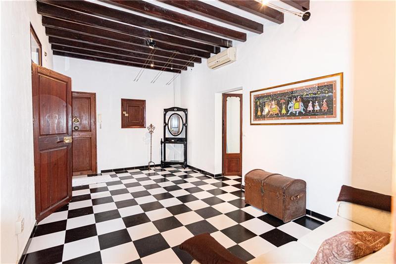 Bonito piso con balcón en Santa Catalina, junto al mercado