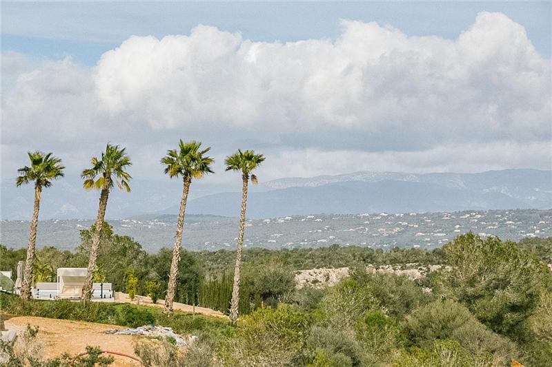 Brand new. Design-Villa on a plot of approx. 2.000m2,
