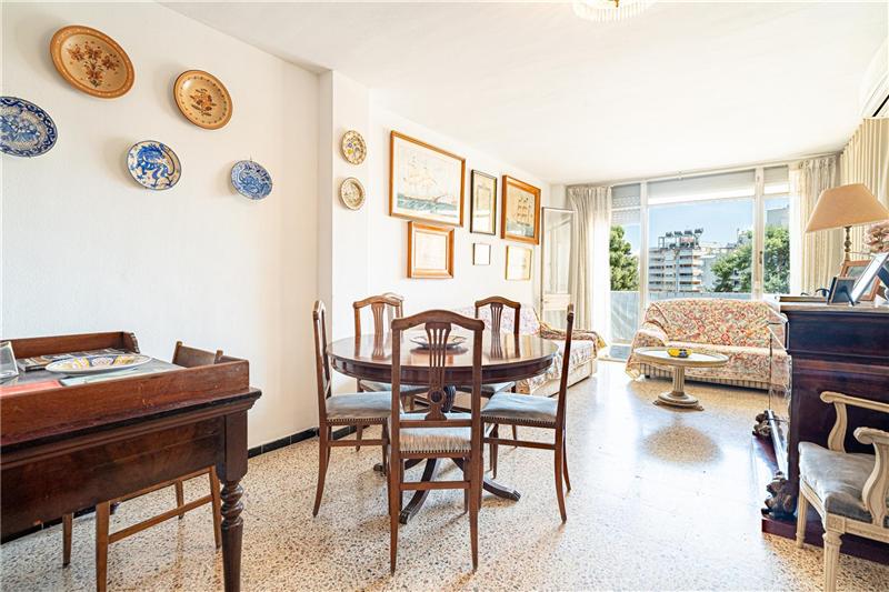 Flat with a terrace of approx. 20m² in the Tenis area,