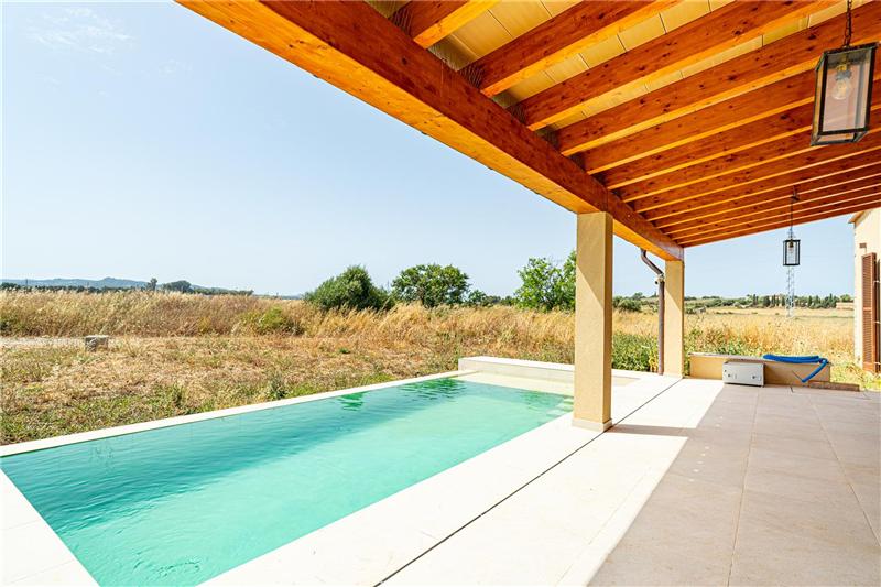 Finca de nueva construcción con piscina en solar de 27.000m2 aprox. con vistas depejadas,