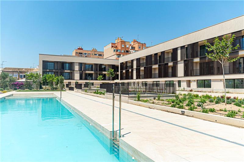 Brand new. Ground floor flat with a terrace in a residential complex with a swimming pool in Palma,