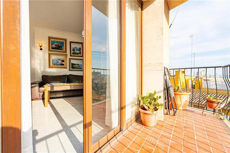 Sehr helle Wohnung mit Blick auf die Bucht und die Burg Bellver,